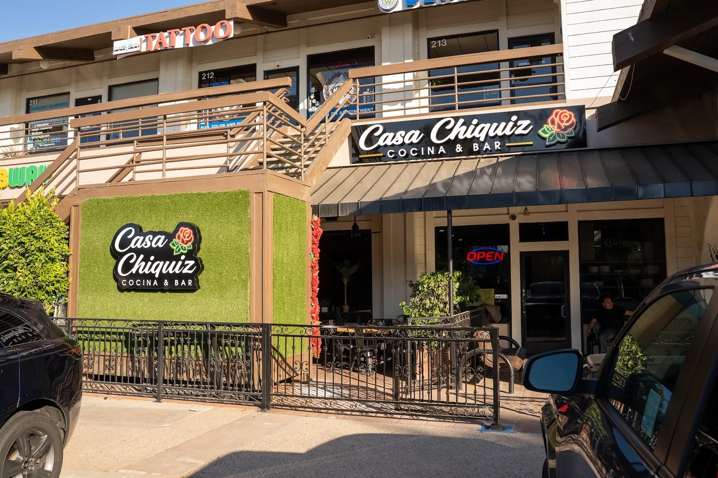 Casa Chiquiz Cocina & Bar storefront and patio in Moorpark